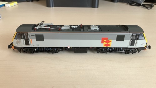 Bachmann 611 class 90037 - 32-611,
