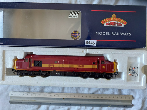 Model rail gauge - oo,